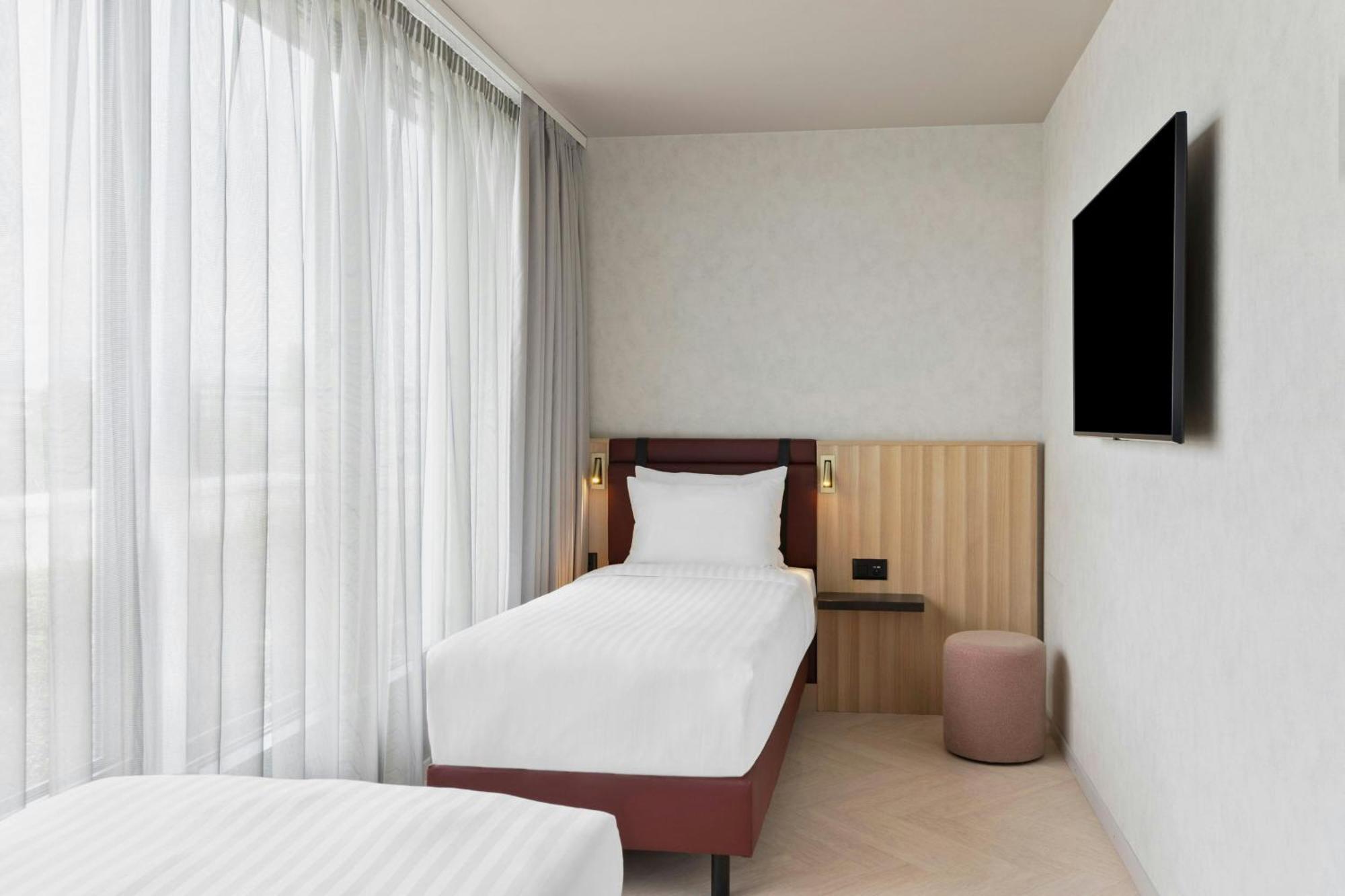 By Marriott Nations 4* Genf